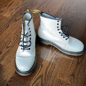 Dr Martens 8 Eye White Boots - US 9 / 8 UK